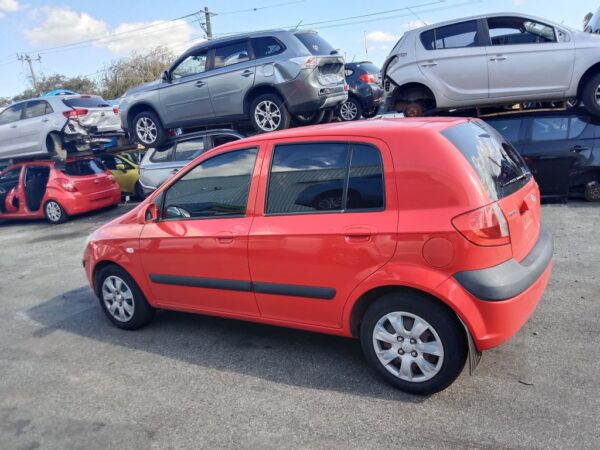 Hyundai Getz 2010 Red Wrecking