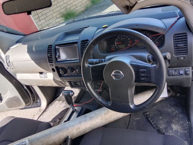 Nissan Navara 2006 Black Wrecking
