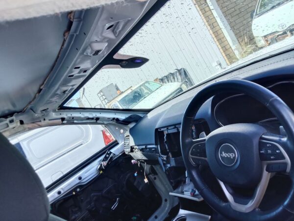 Jeep Grand Cherokee 2015 White Wrecking