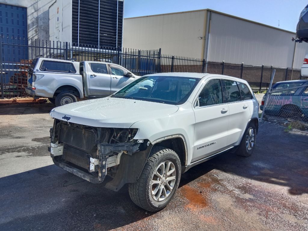 Jeep Grand Cherokee 2015 White Wrecking
