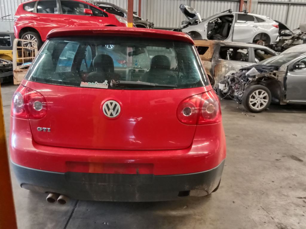 Volkswagen golf GTI 2005 Red Wrecking