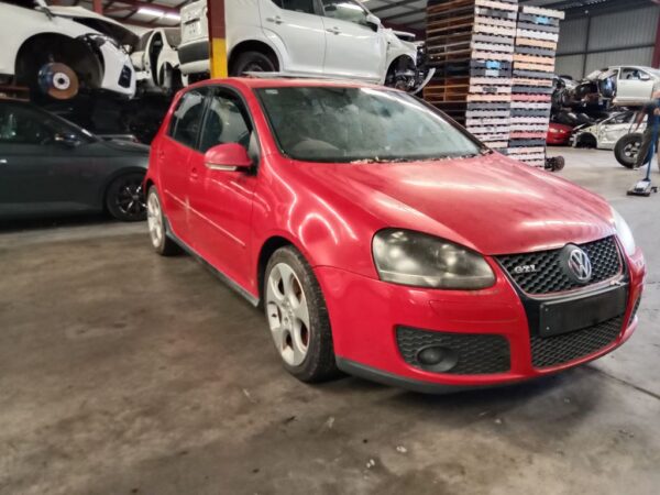 Volkswagen golf GTI 2005 Red Wrecking