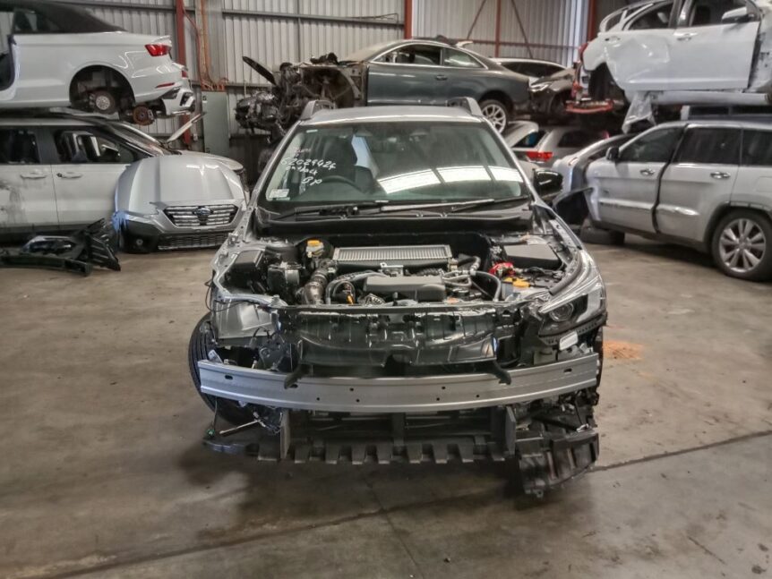 Subaru outback 2023 Grey Wrecking