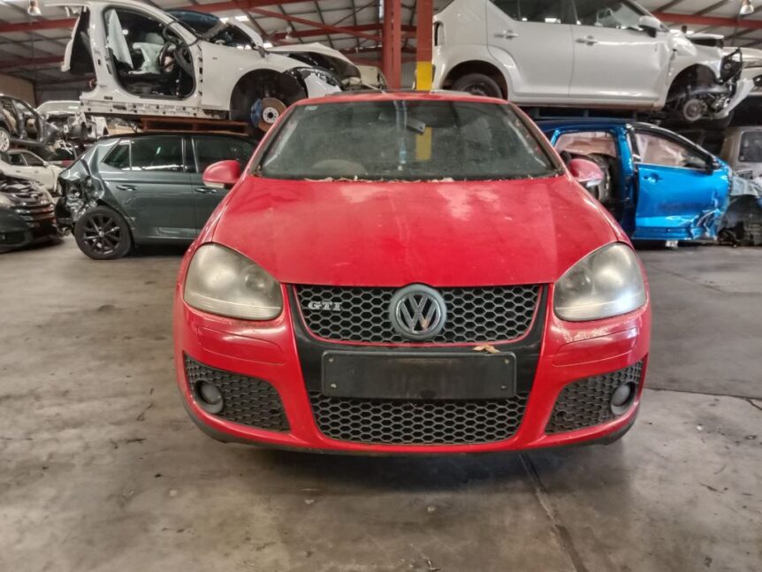 Volkswagen golf GTI 2005 Red Wrecking