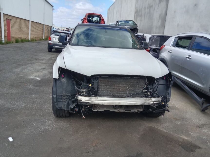 Audi Q5 2009 Blue Wrecking