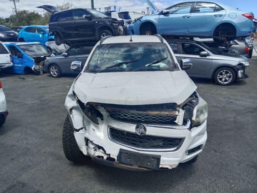 Holden Colorado 2015 White Wrecking