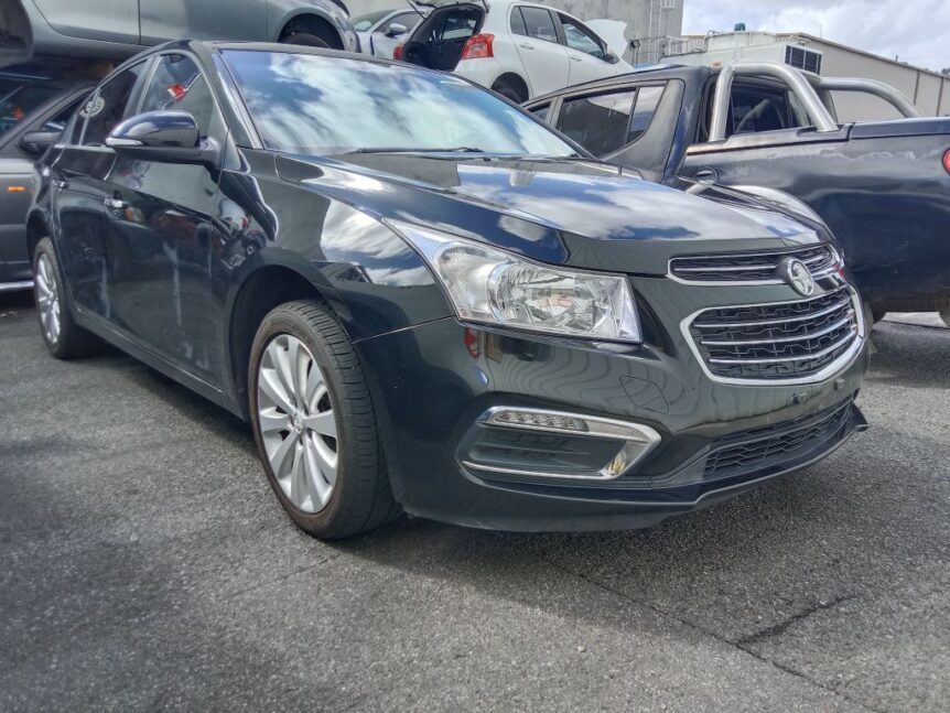 Holden Cruze 2016 Black Wrecking