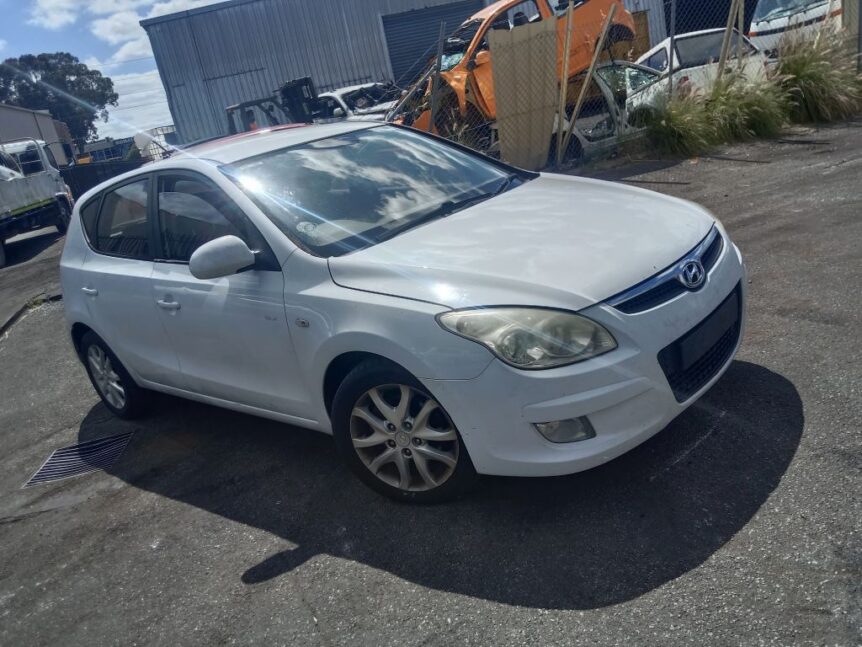 Hyundai i30 2008 White Wrecking