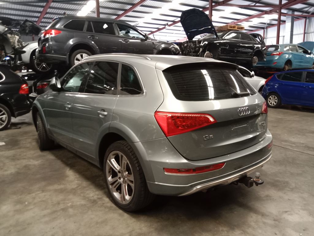 Audi Q5 2010 Silver Grey Wrecking