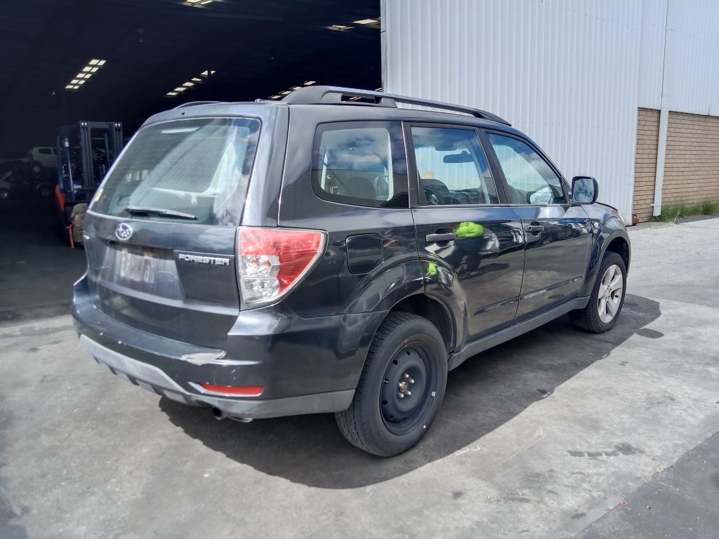 Subaru Forester 2012 Grey Wrecking