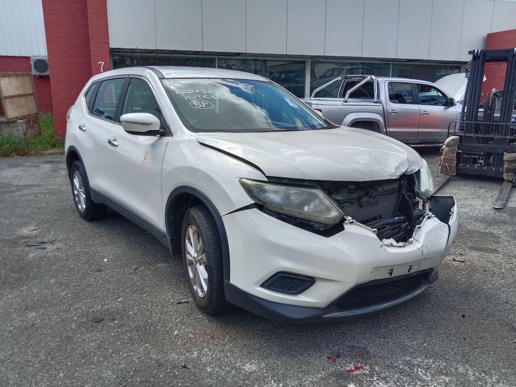 Nissan X trail 2014 White Wrecking