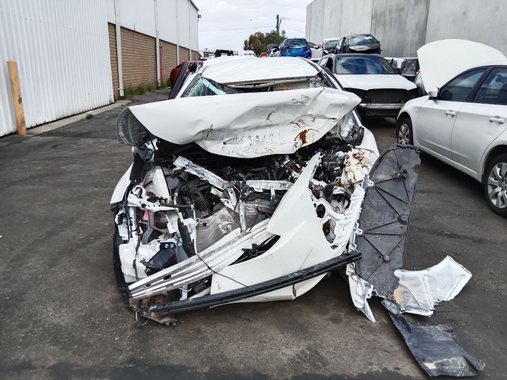 Toyota corolla sedan 2025 White Wrecking
