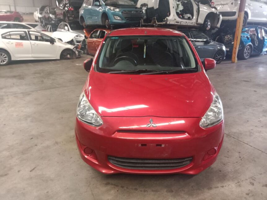 Mitsubishi mirage 2014 Red Wrecking