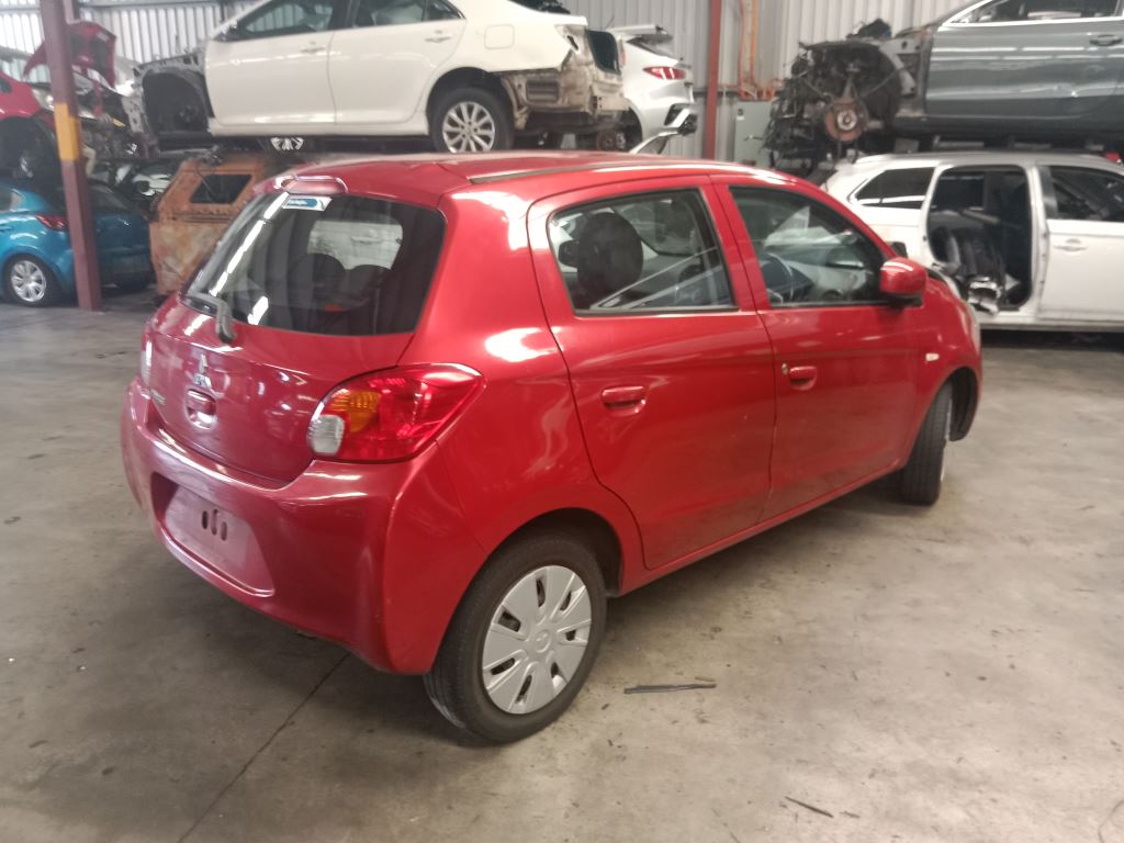 Mitsubishi mirage 2014 Red Wrecking