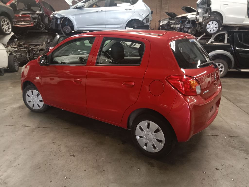 Mitsubishi mirage 2014 Red Wrecking