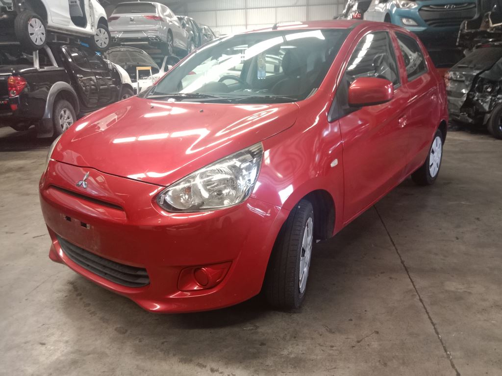 Mitsubishi mirage 2014 Red Wrecking