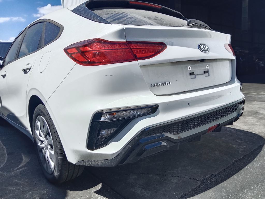 Kia Cerato 2021 White Wrecking