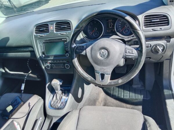 Volkswagen golf TSI 2009 White Wrecking