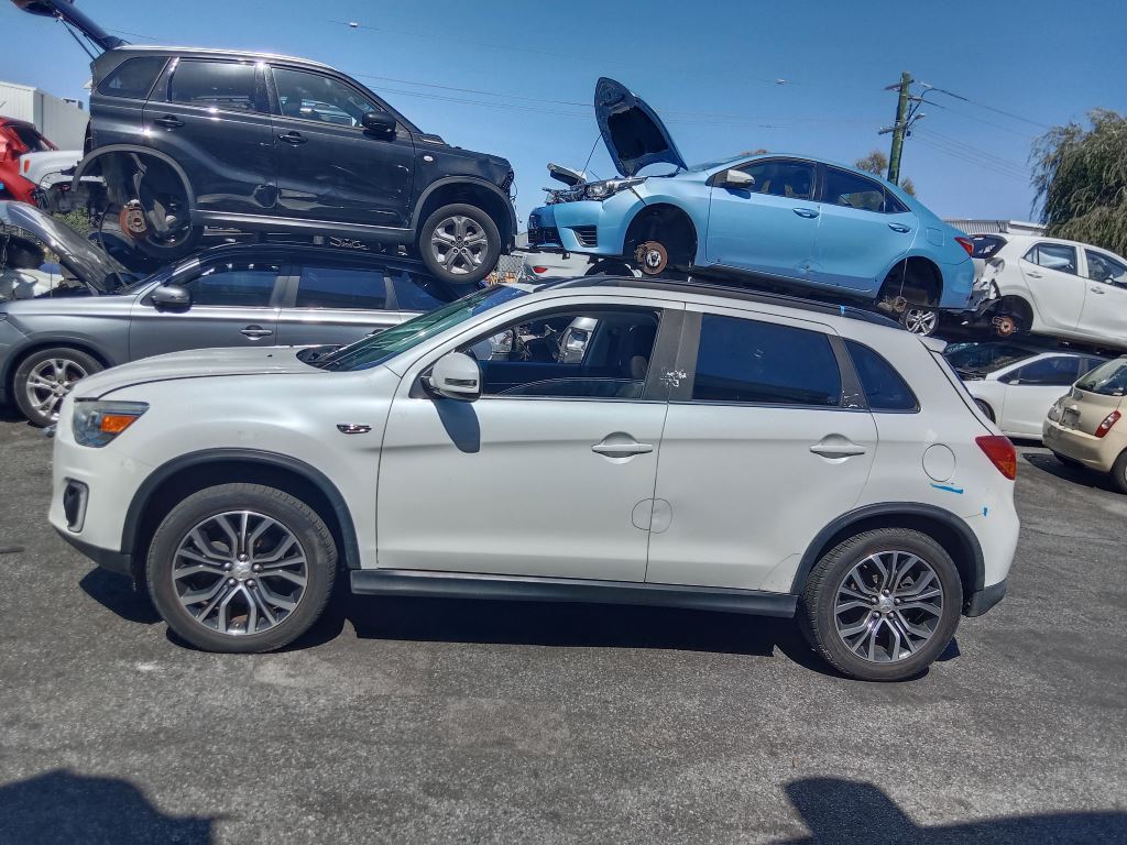 Mitsubishi ASX 2017 White Wrecking