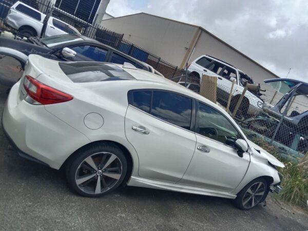 Subaru Impreza 2017 White Wrecking