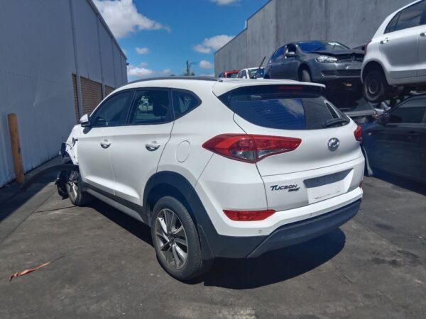 Hyundai Tucson 2018 White Wrecking