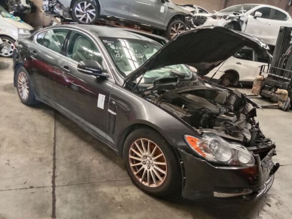 Jaguar XF 2011 Grey Wrecking