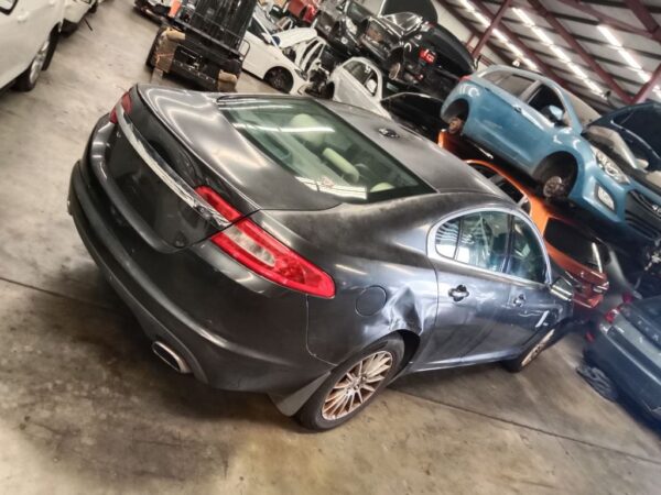 Jaguar XF 2011 Grey Wrecking