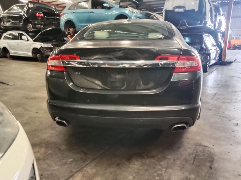 Jaguar XF 2011 Grey Wrecking