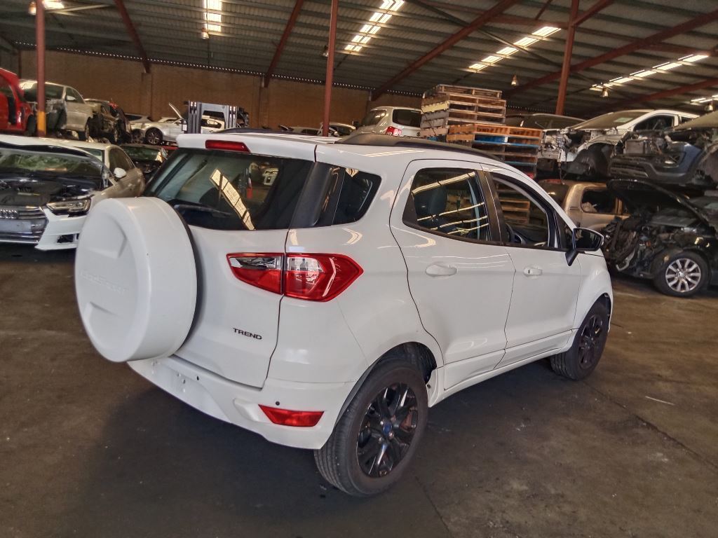 Ford Ecosport 2016 White Wrecking