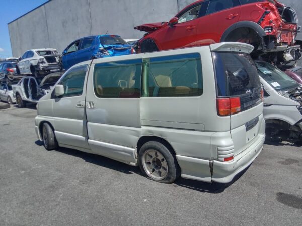 Nissan Elgrand 2000 White Wrecking