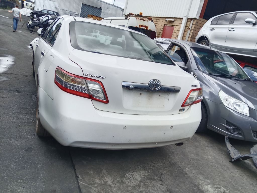Toyota Camry Hybrid 2010 White Wrecking