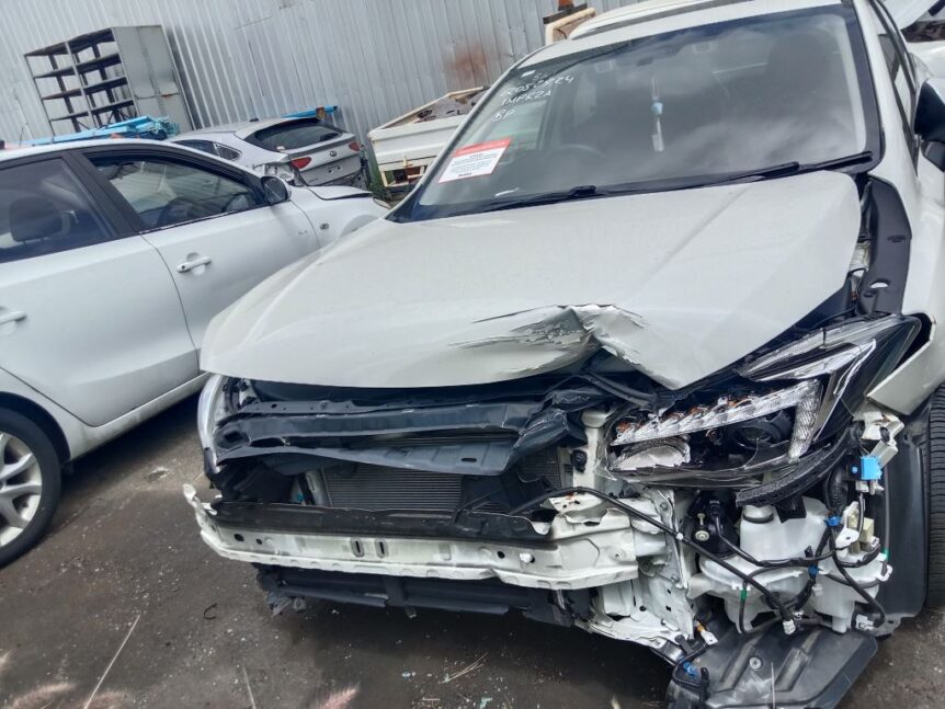 Subaru Impreza 2017 White Wrecking