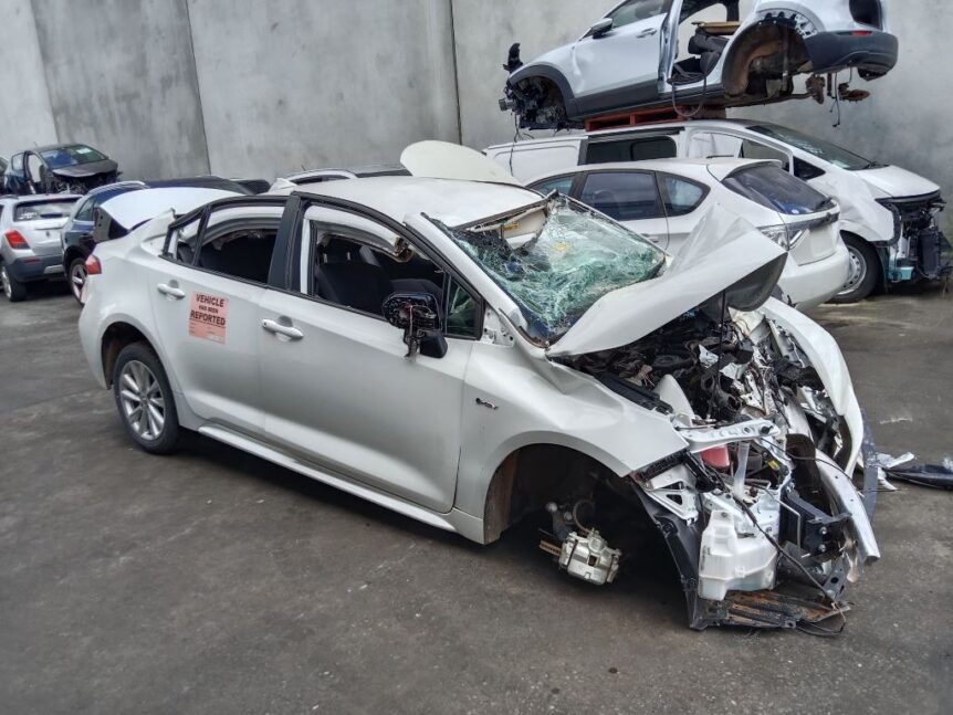 Toyota corolla sedan 2025 White Wrecking