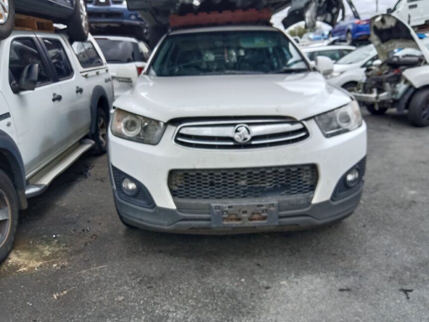 Holden Captiva 2015 White Wrecking