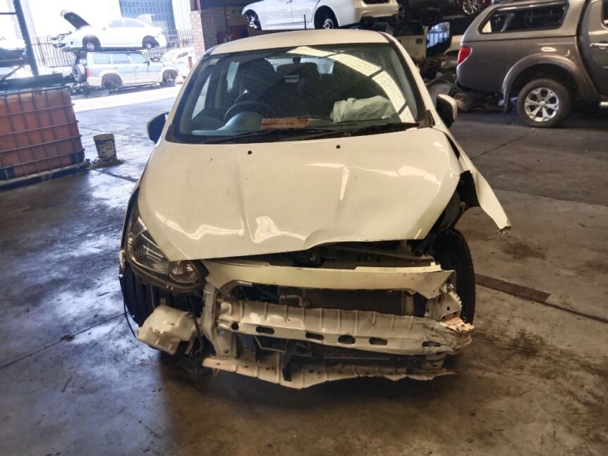 Mitsubishi mirage 2019 White Wrecking