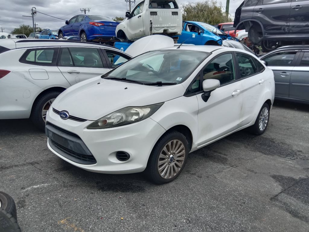 Ford Fiesta 2010 White Wrecking