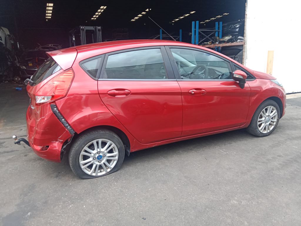 Ford Fiesta 2015 Red Wrecking