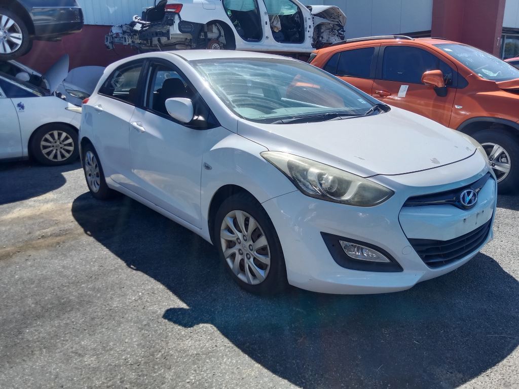  Hyundai i30 2013 White Wrecking