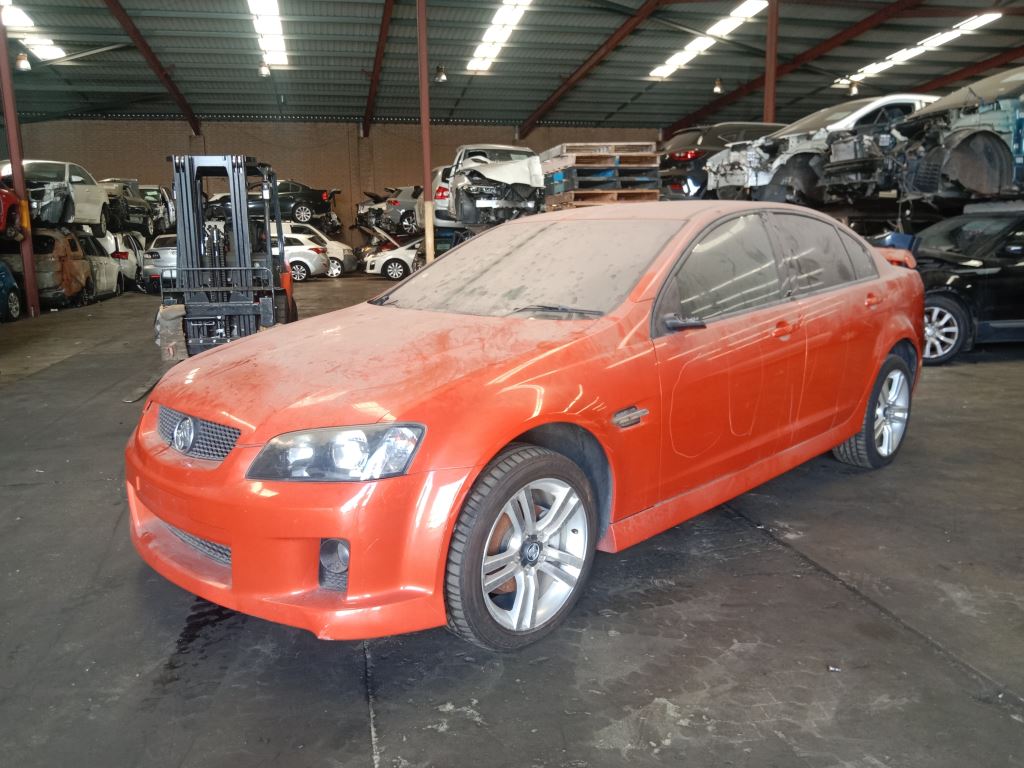 Holden Commodore SV6 2009 orange Wrecking
