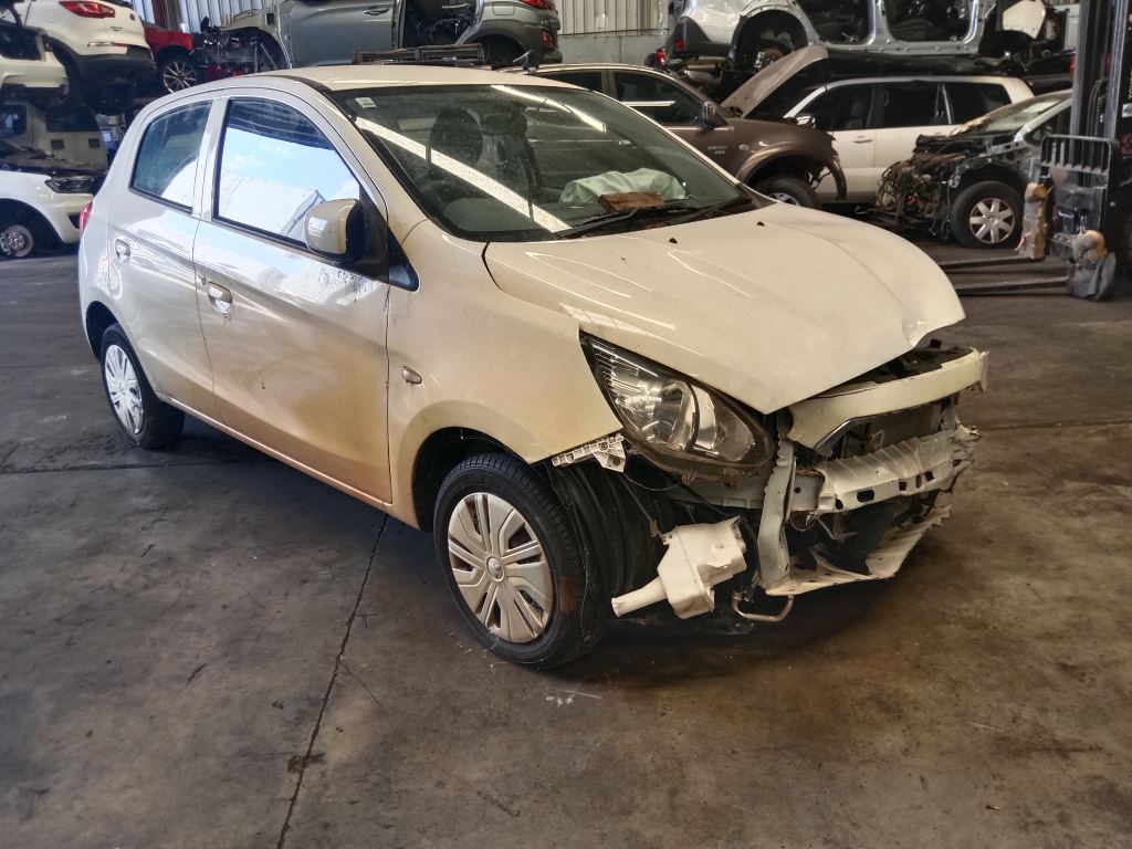 Mitsubishi mirage 2019 White Wrecking