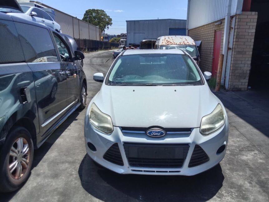 Ford Focus 2014 White Wrecking
