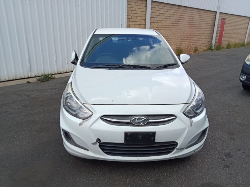 Hyundai accent 2016 White Wrecking