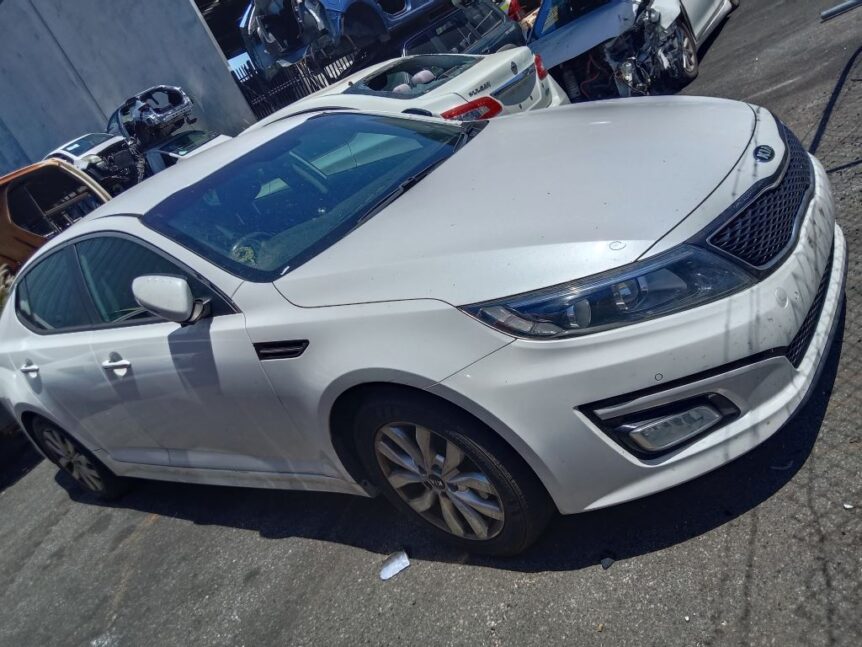 KIA Optima 2014 White Wrecking