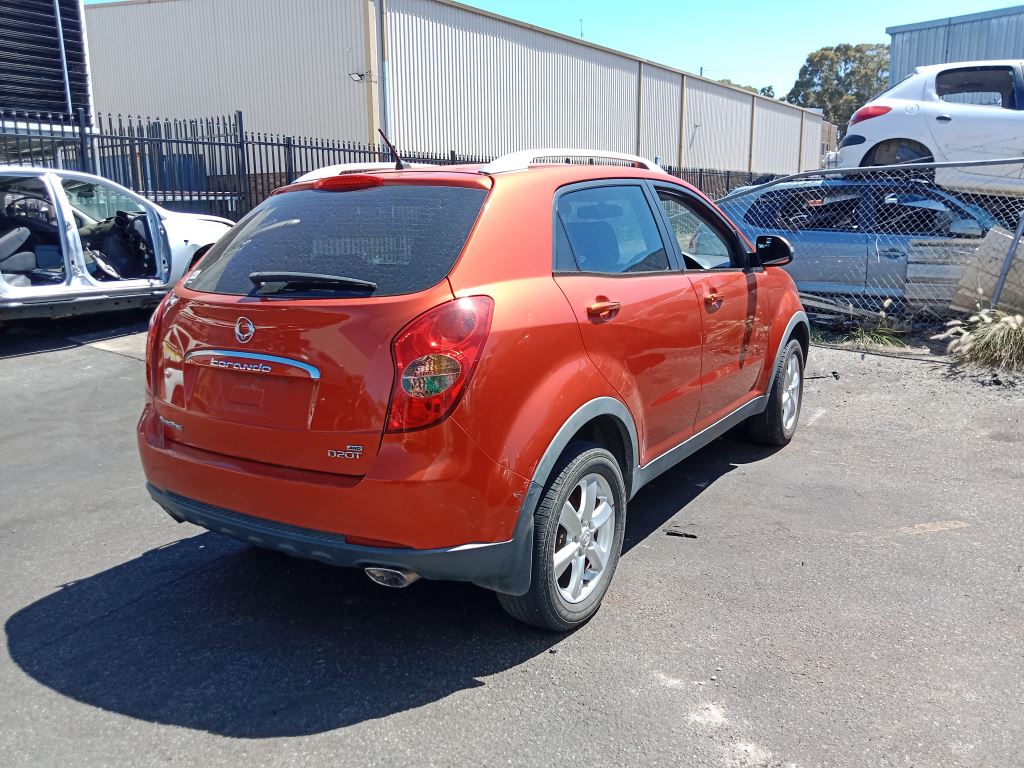 SsangYong Korando 2012 orange Wrecking