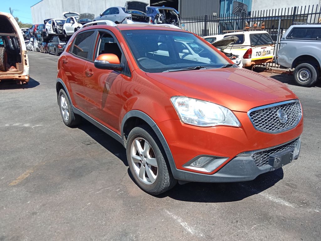 SsangYong Korando 2012 orange Wrecking