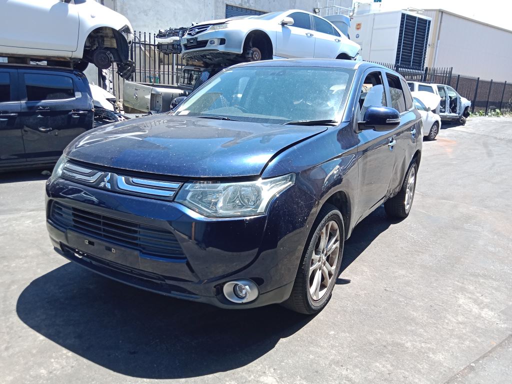 Mitsubishi Outlander 2012 Blue Wrecking