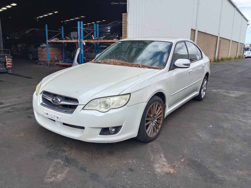 Subaru liberty 2006 White Wrecking