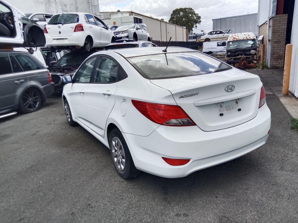 Hyundai accent 2016 White Wrecking