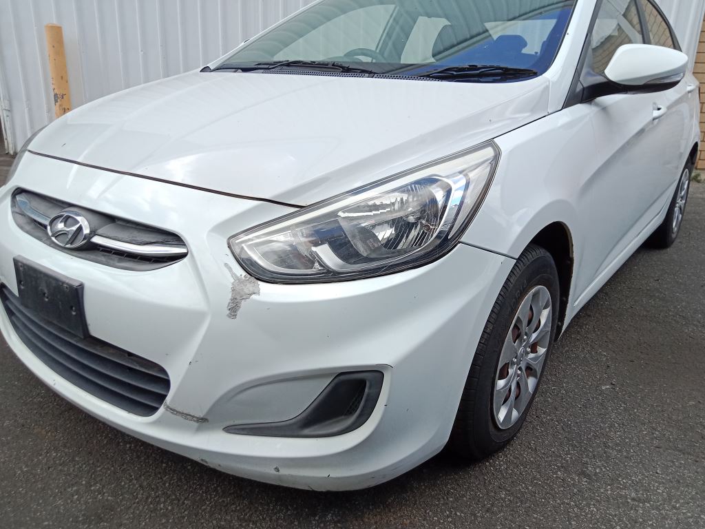 Hyundai accent 2016 White Wrecking
