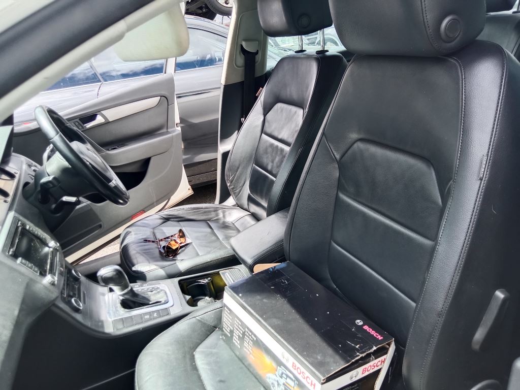 Volkswagen Passat 2012 White Wrecking